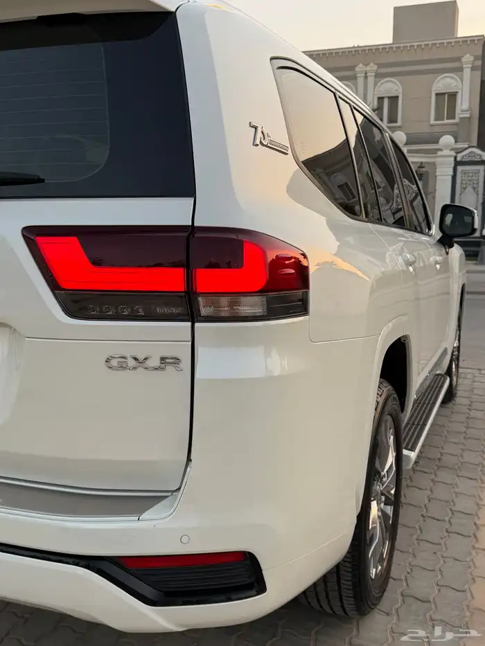 للبيع لاندكروزر GXR L5 10
