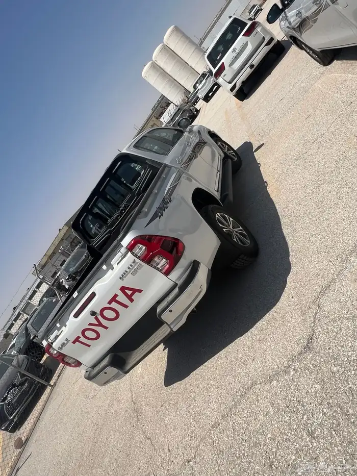 هايلوكس 2025 0