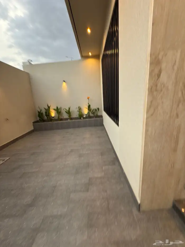 للبيع فلل مودرن بتصميم حديث بموقع مميز ومكتمل الخدمات 5
