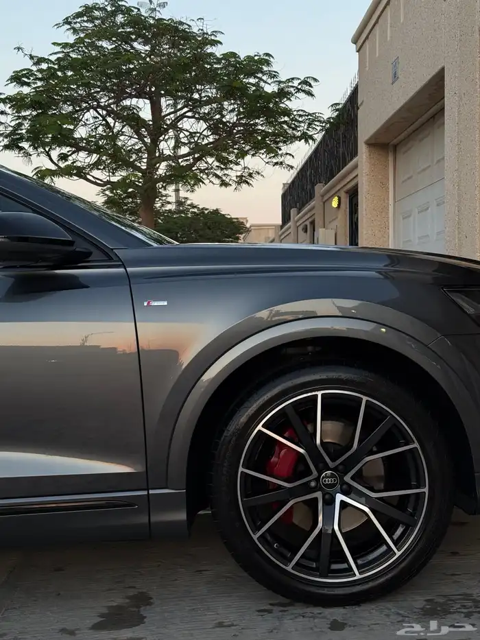 جيب أودي Audi Q8 black addition 2023 نظيف 6