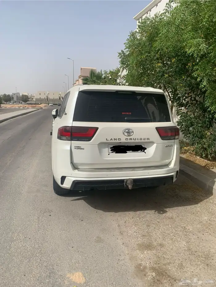 لاندكروزر 2022 4
