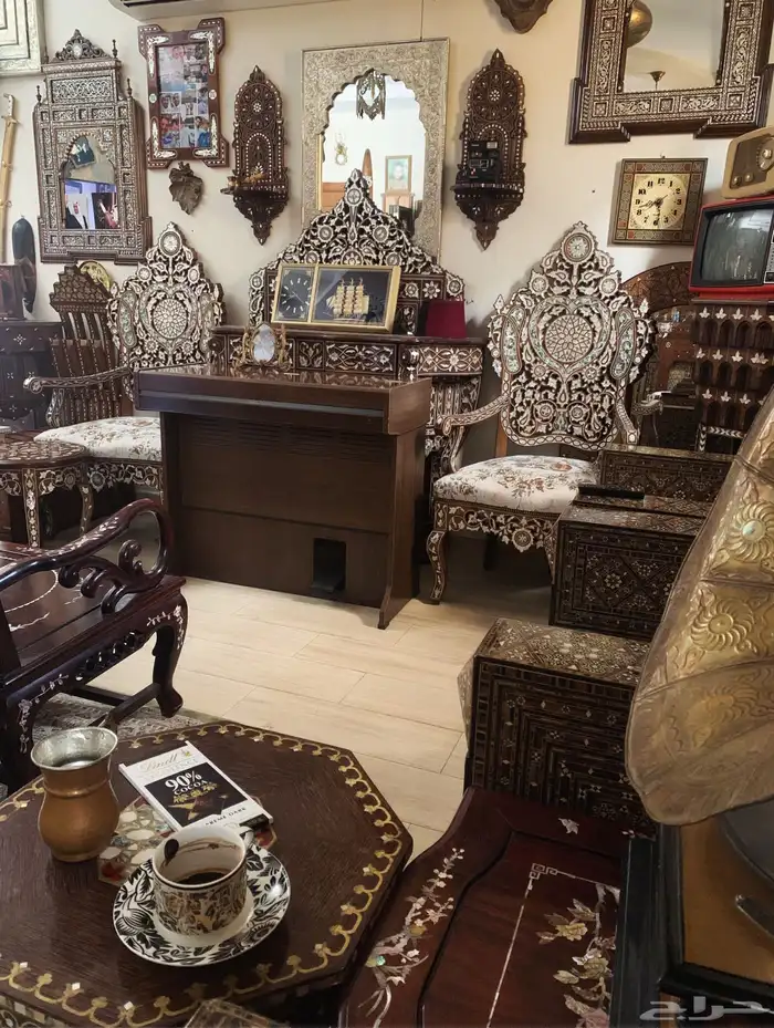 فاترينا شغل دمشقي موزاييك مطعم بالصدف انتيك وزجاج مشغول 9