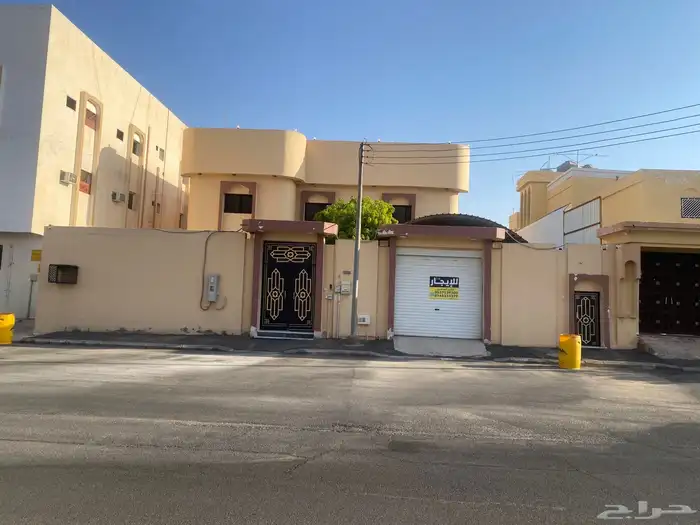 فيلا للإيجار في موقع مميز 0
