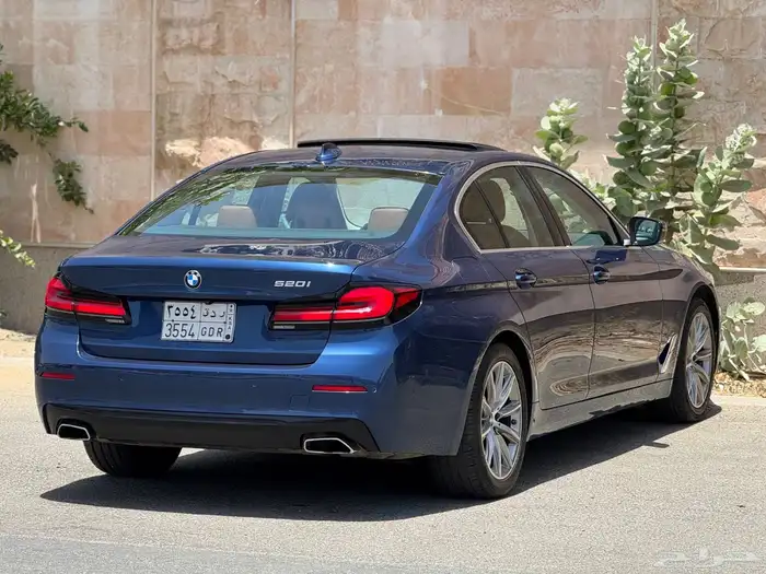 BMW   520   2023   البيع 129000 الف بودي بلد 3