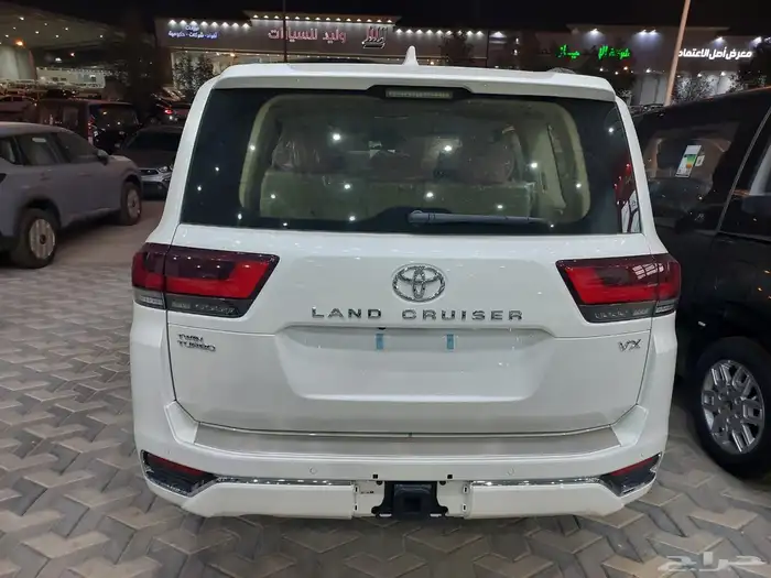 لاند كروزر 2025 VX 16
