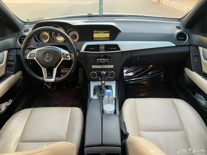 مرسيدس C300 2012 (بحالة ممتازة) 16