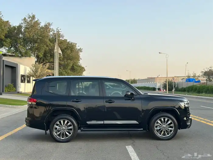 تويوتا لاندكروزر GXR L3 2024 - ديزل شبه جديد 10