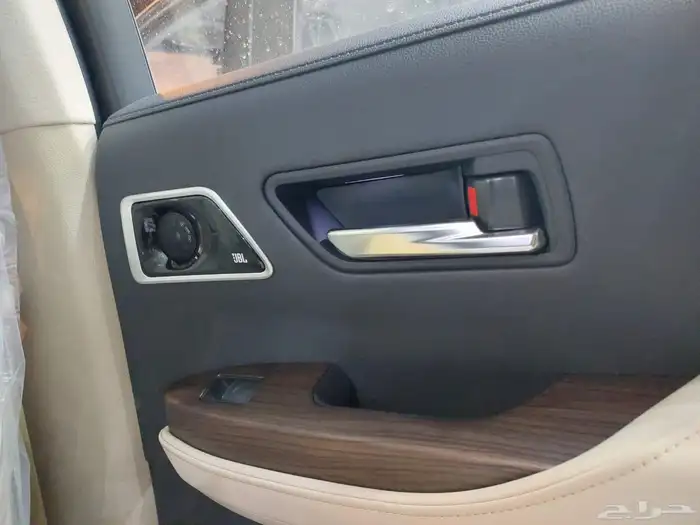 لاندكروزر VX 2025 11