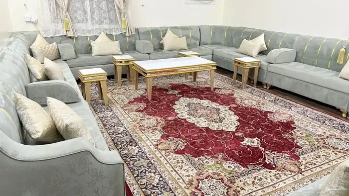للبيع مجلس 1