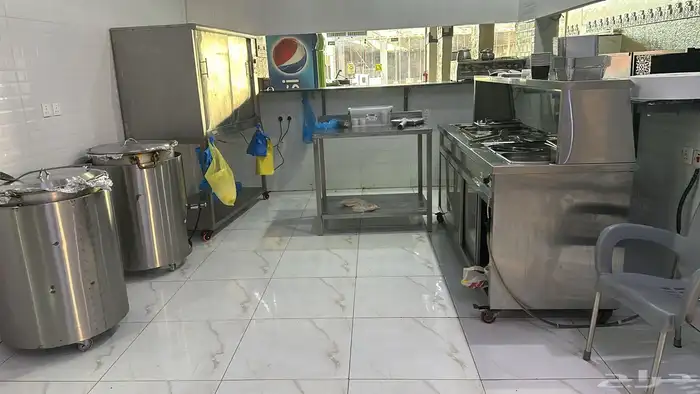 مطعم مطبخ مجبوس للبيع بجميع اغراضه 5