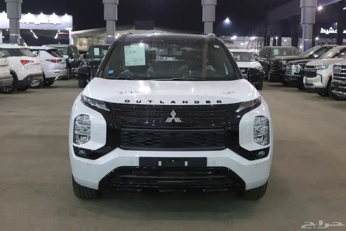 ميتسوبيشي اوتلاندر بريميوم بلاك سام موديل 2025 بسعر 138.000 1