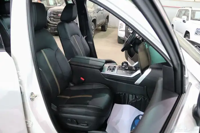 مازدا CX90 HIGH موديل 2025 عداد 1900 بسعر 168.000 9