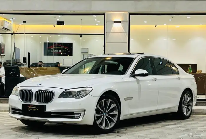 بي ام دبليو 2015 740Li ( بحالة ممتازة ) 1