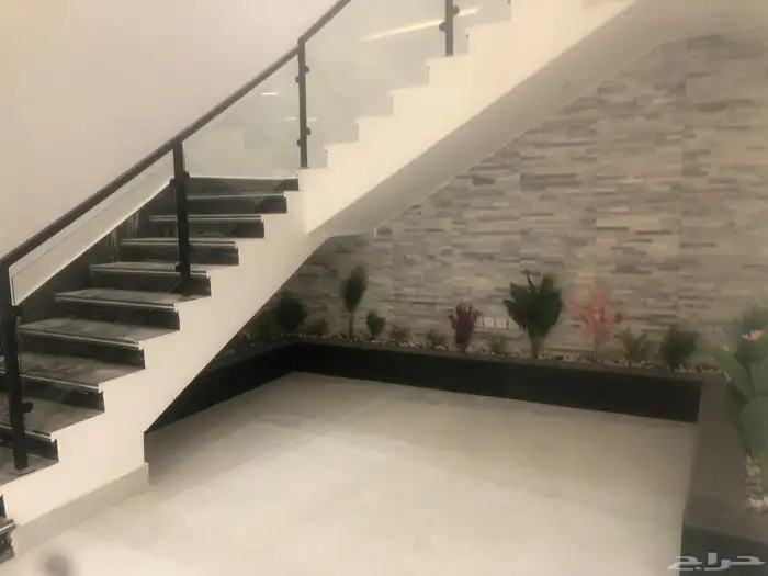 فيلا للإيجار حي المرجان 3