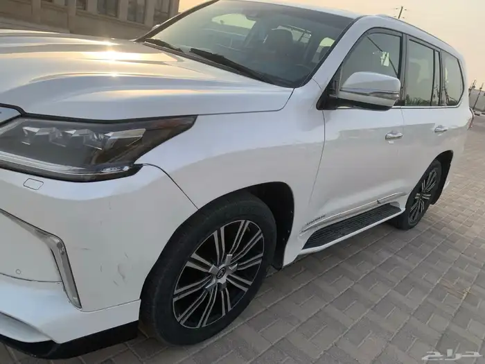 جيب لكزس 570 LX بدي وكاله ماشي 385 ألف موديل 2016 4