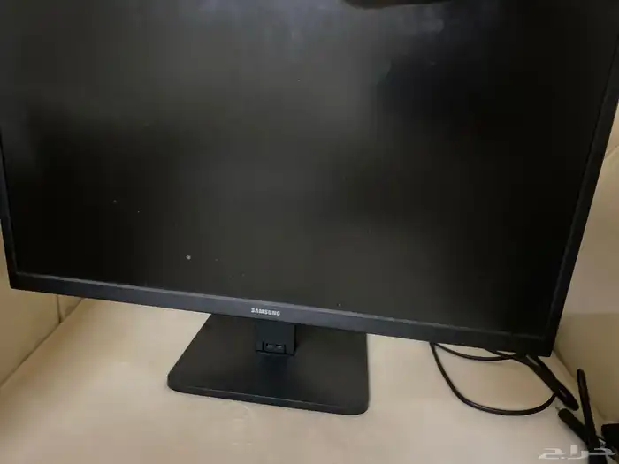 شاشه قيمنق للبيع حياه الله ب 150 ريال والملحقات   سلك HDMI 0