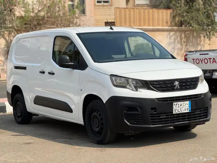 بيجو بارتنر الموديل 2023 ديزل البيع 34000 الف 3
