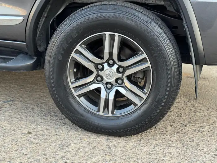 فورتشنر GX2 ديزل دبل بدي ومحركات وكالة بحالة الجديد 13
