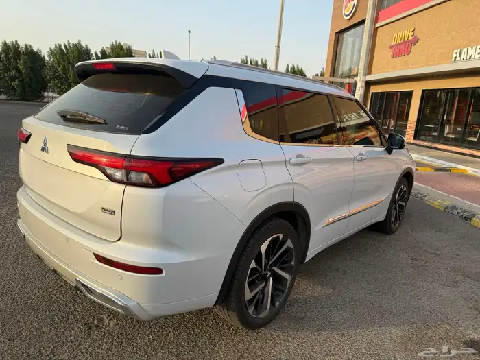 اوتلاندر 2024 4
