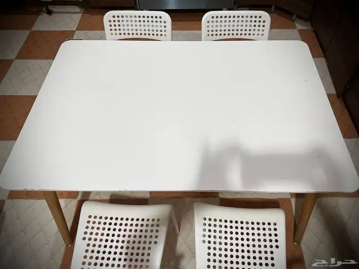 طاولة طعام من إيكيا 0