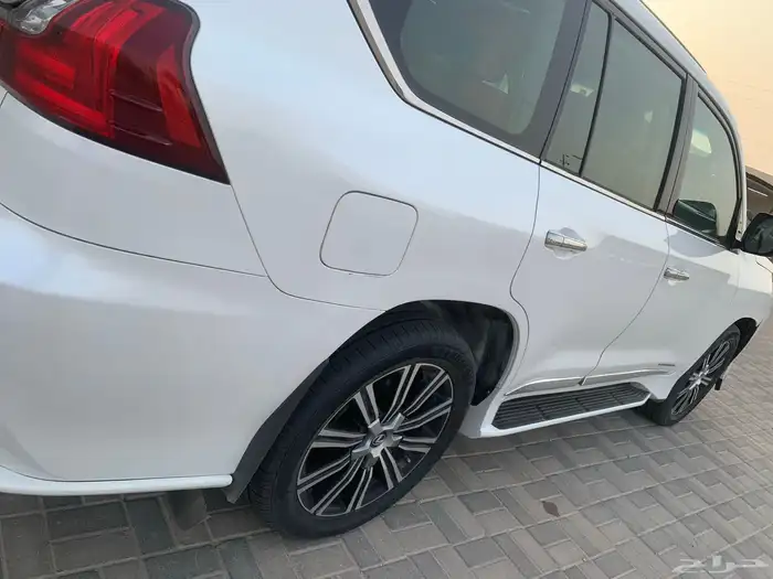 جيب لكزس 570 LX بدي وكاله ماشي 385 ألف موديل 2016 0
