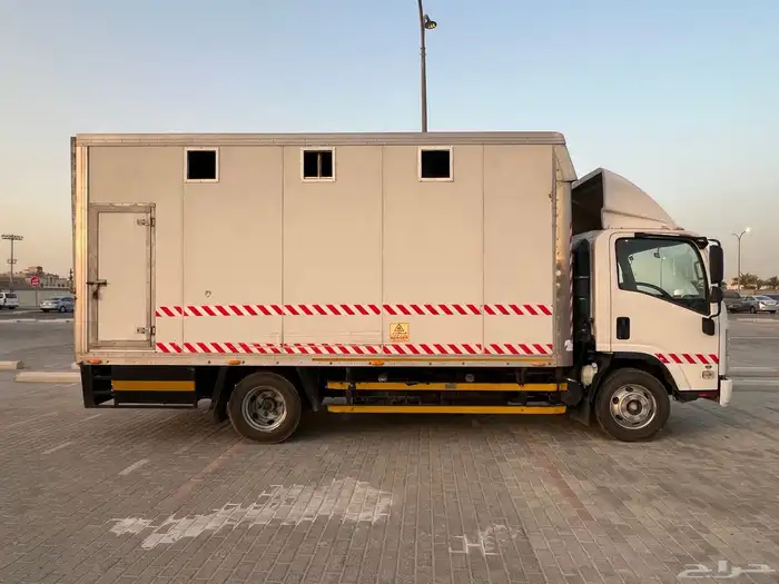 مشروع دنة لنقل الخيل Isuzu 2023 22
