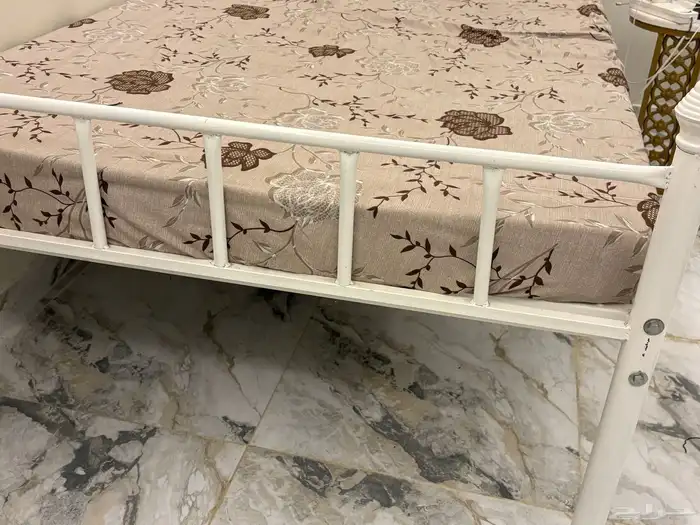 كرسي حديد نفر و نص 5