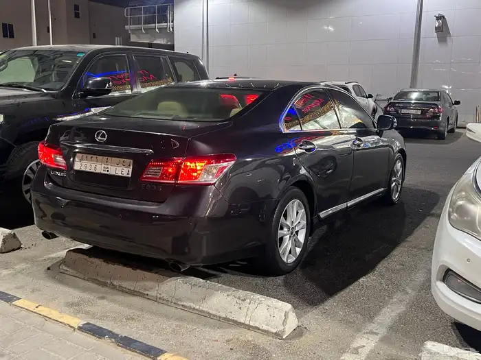 للبيع لكزس 2011 es350 4