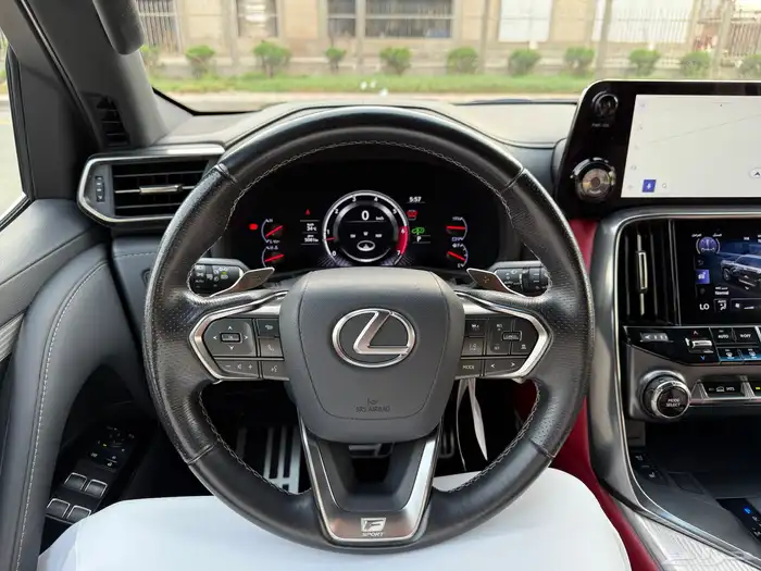 جيب لكزس LX600 F SPORT 2023 - سعودي 31