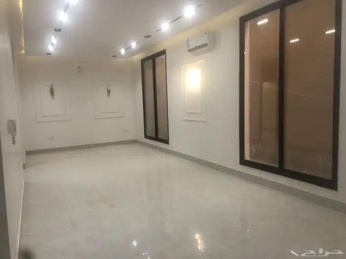 فيلا للإيجار حي المرجان 1