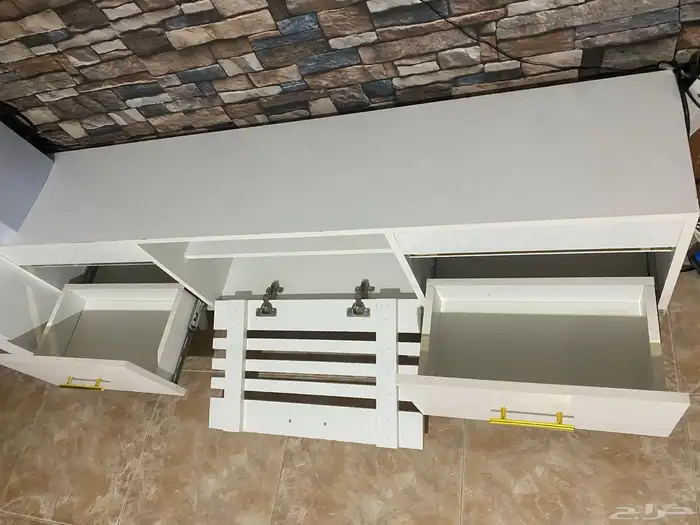 طاولة تلفاز 1