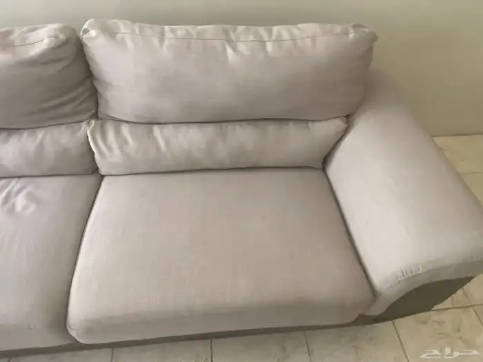كنب 3 قطع من هوم سنتر مع غطاء للكنب 3