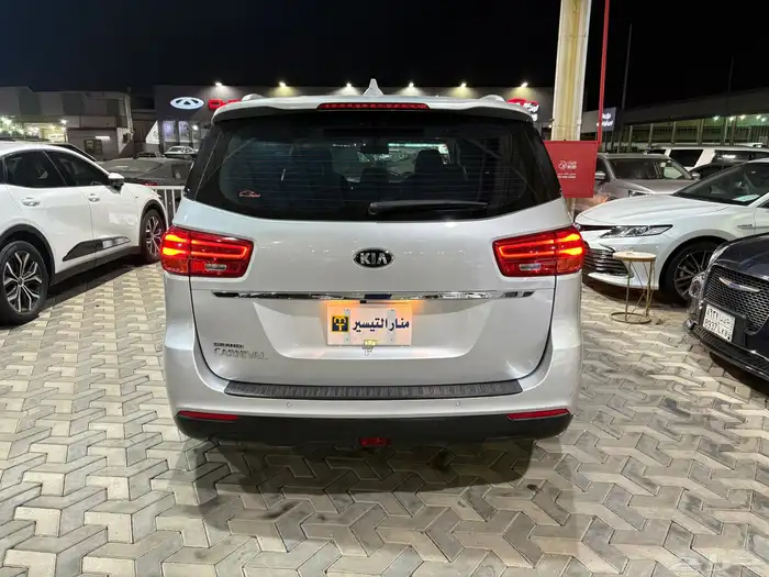 كيا كرنفال 2019 بنزين 5