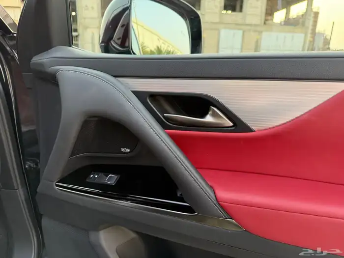 جيب لكزس LX600 F SPORT 2023 - سعودي 17