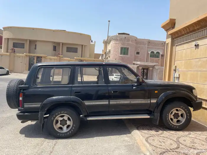 صالون تويوتا لاندكروزر VX-R 1996 6