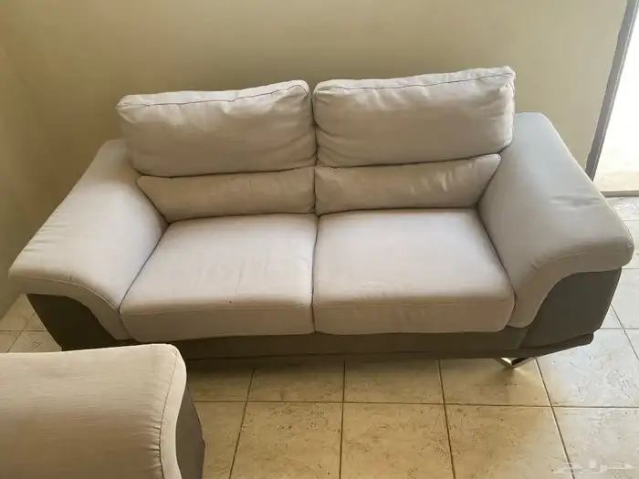 كنب 3 قطع من هوم سنتر مع غطاء للكنب 2