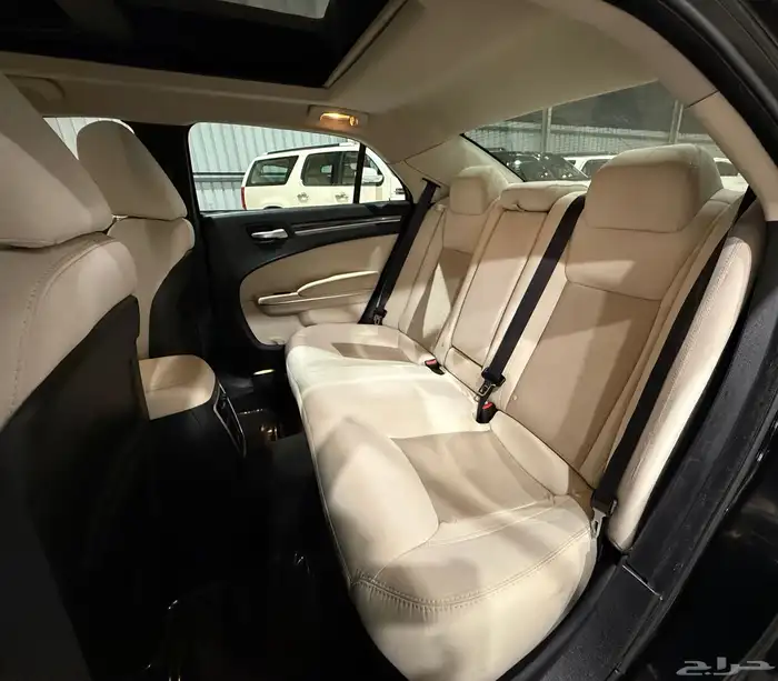 كرايزلر 2016 C300 V6 (عرض خاص) 12