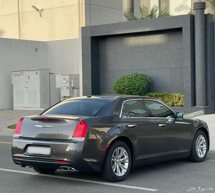 كرايزلر - C300 - 2023 - سعودي - ممشى قليل 6