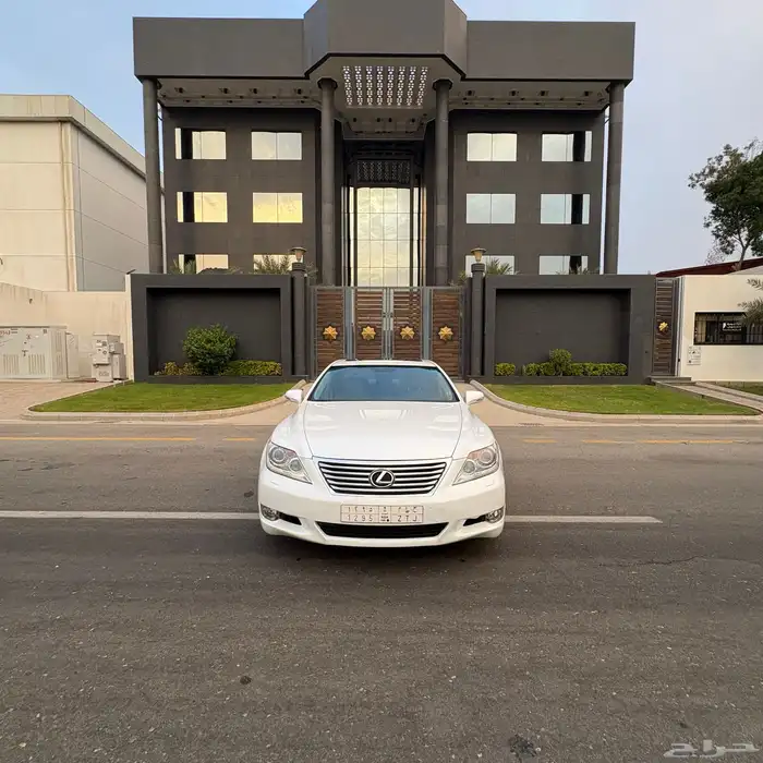 لكزس LS460 2010 شورت نظيف 3