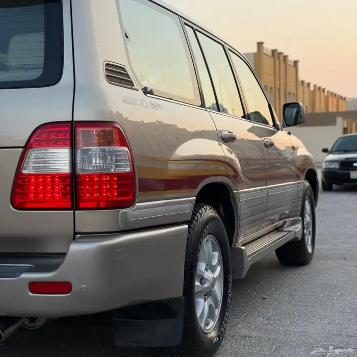 لاندكروزر GXR قير عادي - 2005 بريمي 4