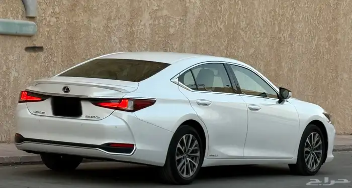 لكزس ES 300 2022 9