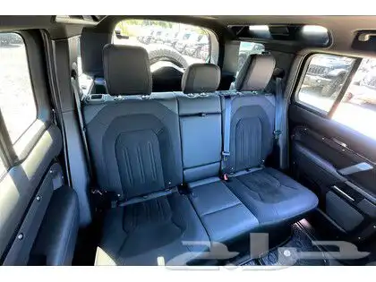 2023 Land Rover Defender 110 V8 15
