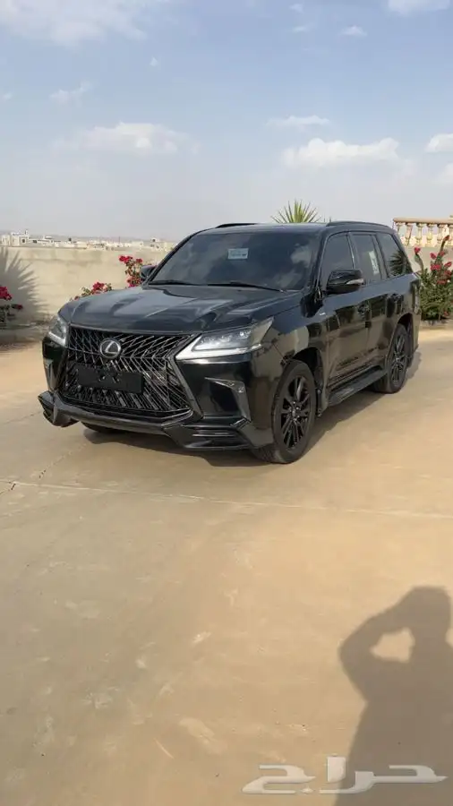 لكزس 2019 اسود 3