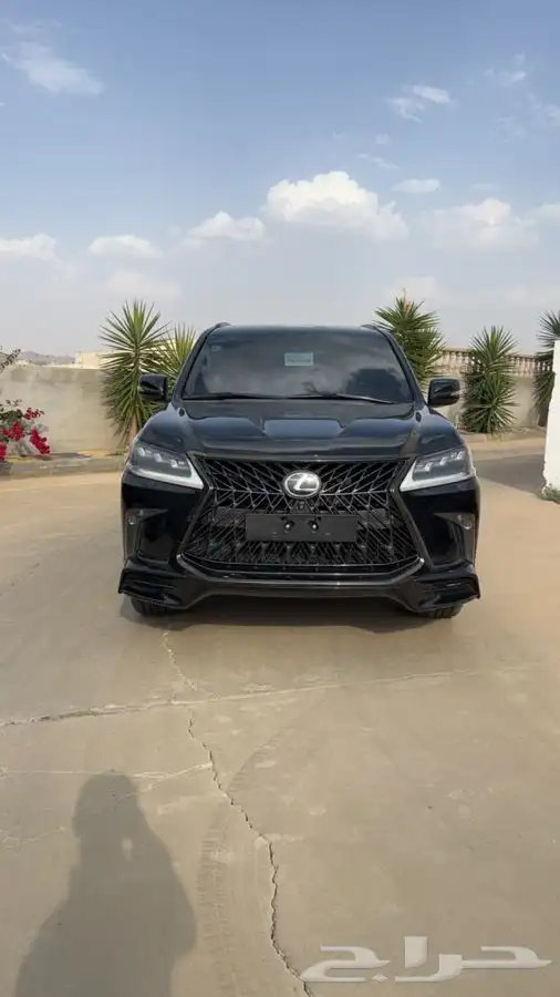 لكزس 2019 اسود 4