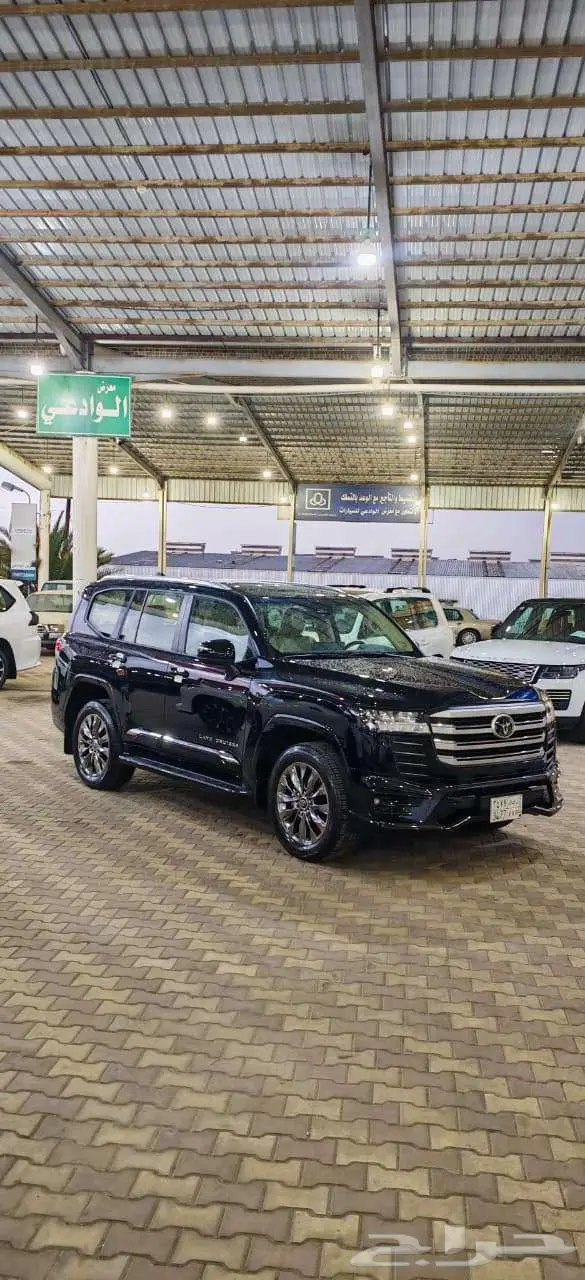 تويوتا لاند كروزر GXR L5 بنزين خليجي موديل 2025 0