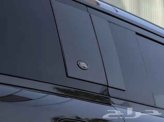 لاند روفر ديفيندر اكس دايناميك لون كاربثيان 10