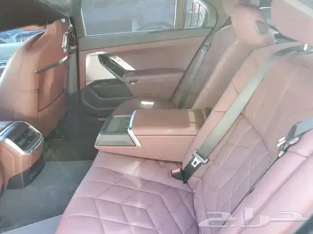 بي ام دبليو 2024 BMW 740i شاشة سينمائية 4