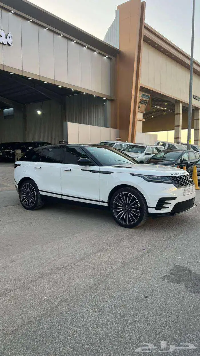 لاند روفر فيلار موديل 2021- معرض خلف للسيارات 3