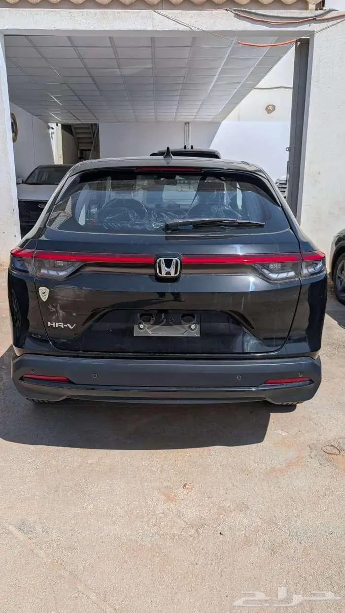 هوندا H-RV 2025 LX نص فل 1