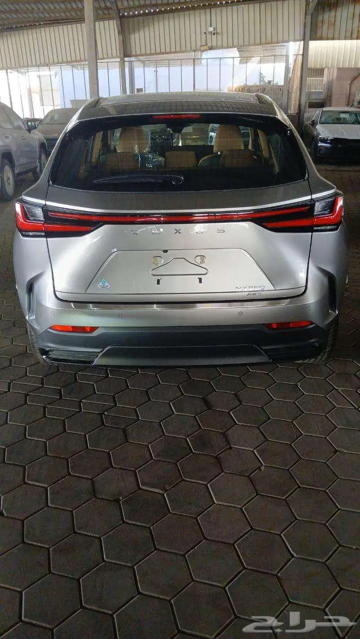 لكزس NX350 2025 3
